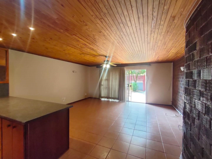 2 Bedroom Property for Sale in Langenhovenpark Free State